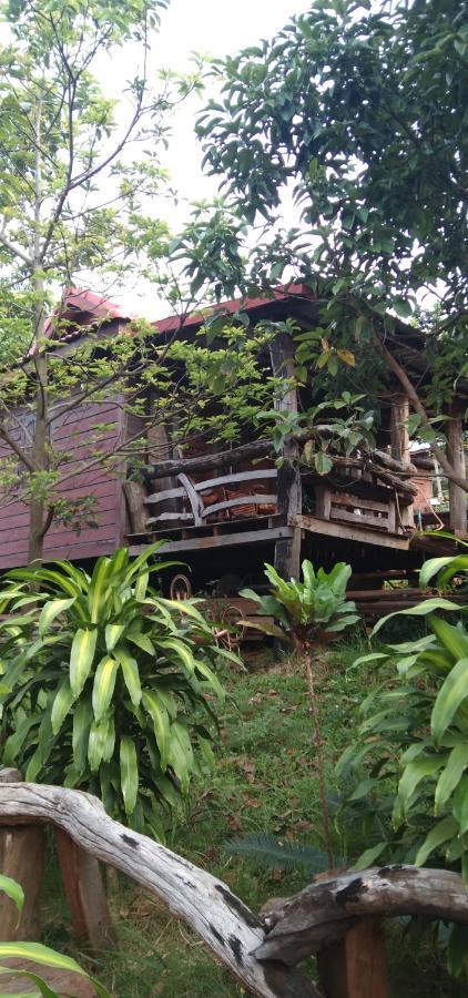 Happy Bungalow & Trekking Banlung Exterior photo