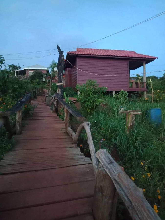 Happy Bungalow & Trekking Banlung Exterior photo