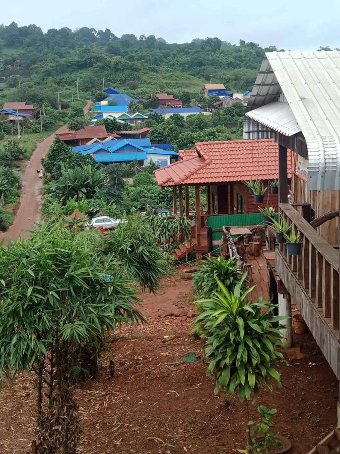 Happy Bungalow & Trekking Banlung Exterior photo