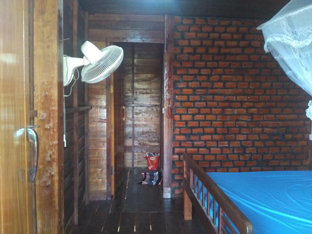 Happy Bungalow & Trekking Banlung Exterior photo