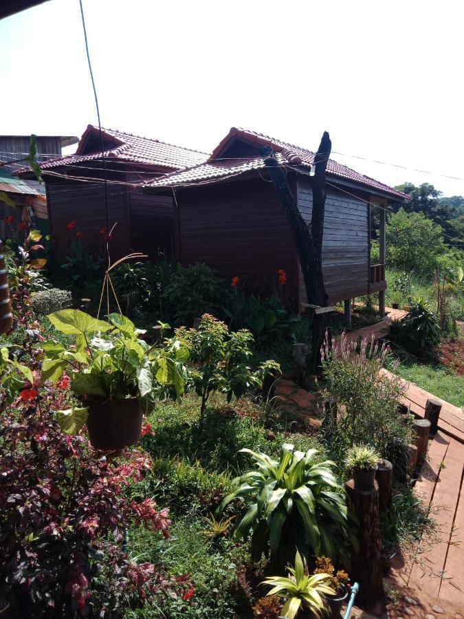 Happy Bungalow & Trekking Banlung Exterior photo